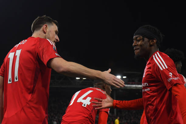 的主力前锋 的主力前锋